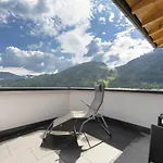Apart Jasmin Flachau